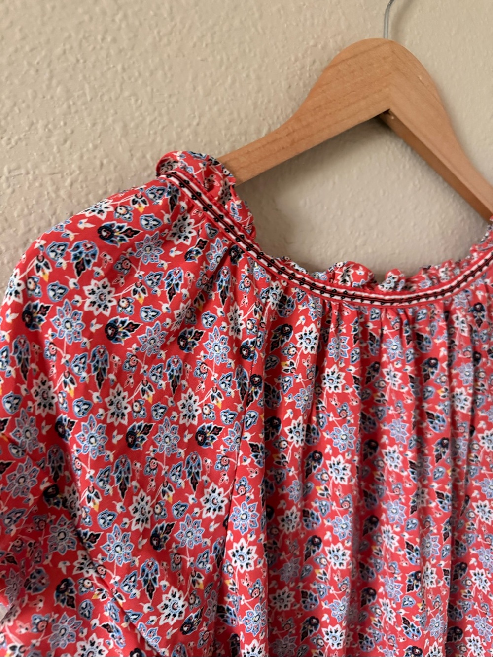 Max Studio Red Floral Flutter-Sleeve Blouse - Picture 6 of 8